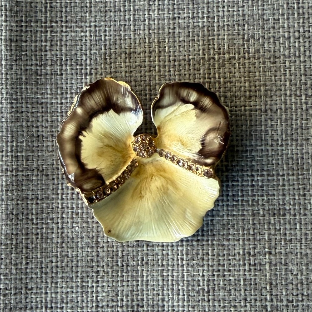 Vintage Weiss Pansy Brooch Enamel Rhinestone Flower Pin Gold Tone Signed - Picture 2 of 7